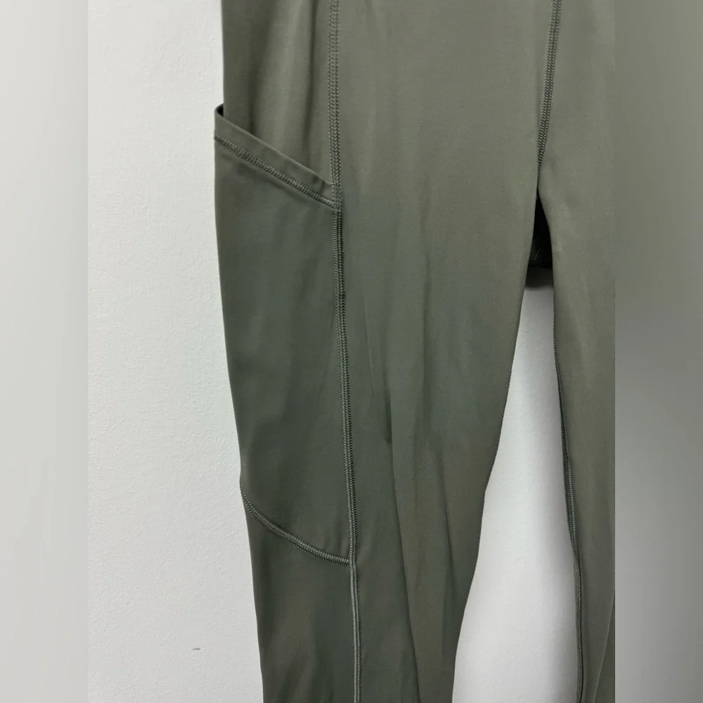 Lululemon Fast & Free 7/8 Tight II *25” in Grey Sage,‎ Size 6